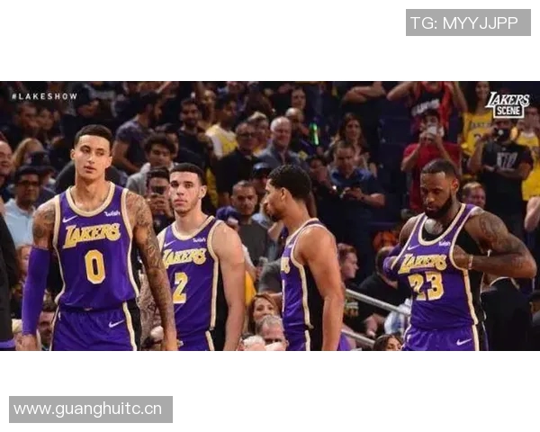 湖人队即将开启短途客场之旅官方社交媒体分享登机瞬间