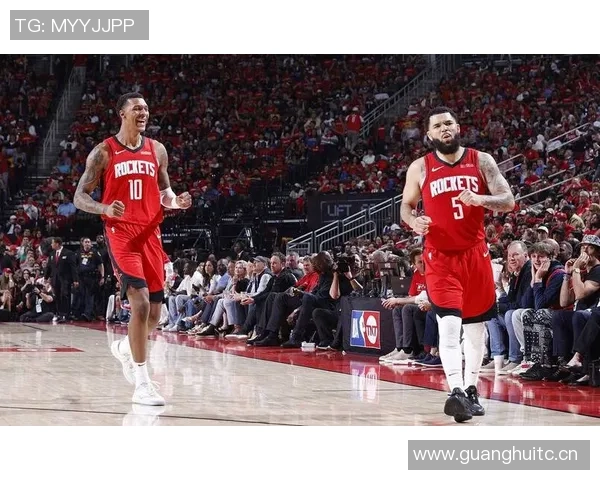 范弗里特谈火箭进攻效率超预期表达对球队现状的满意与惊喜